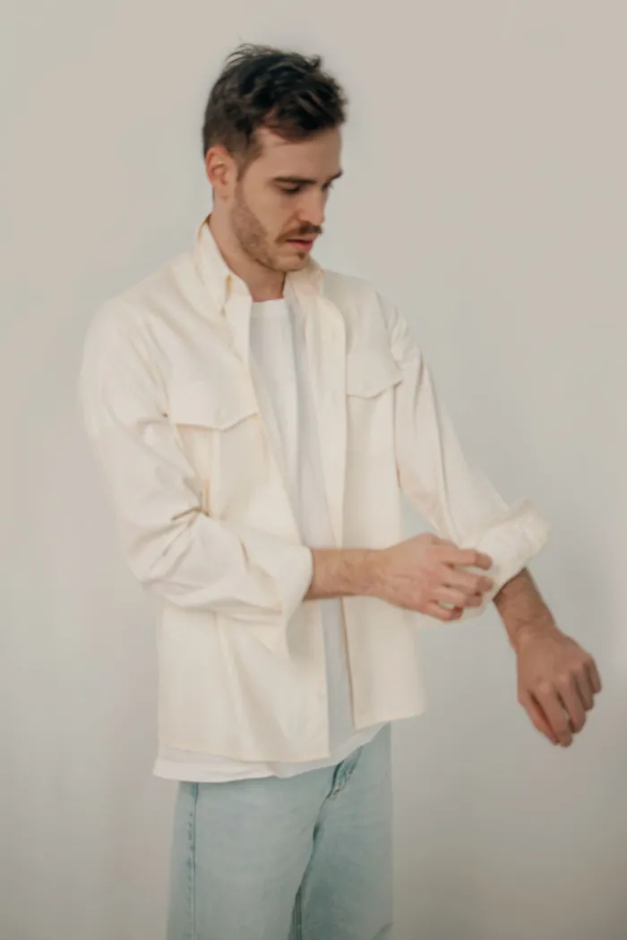 CAMISA REGULAR BOLSO DUPLO